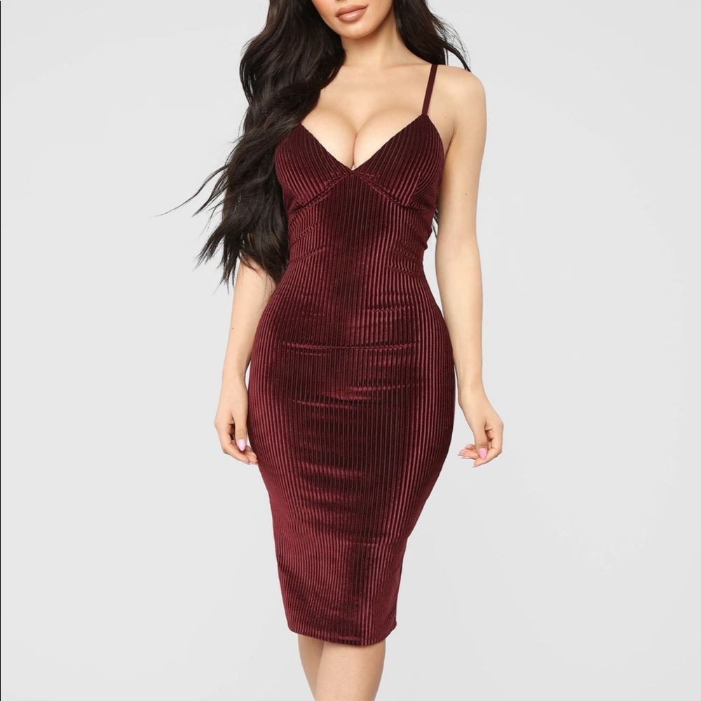 How She Feel Ribbed Velvet Dress - Burgundy
